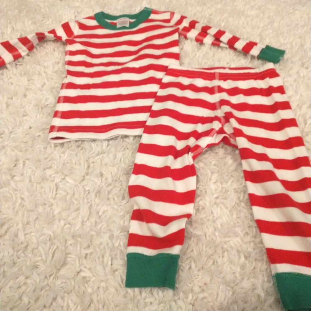 EUC Hanna Anderson Holiday pajamas 2T